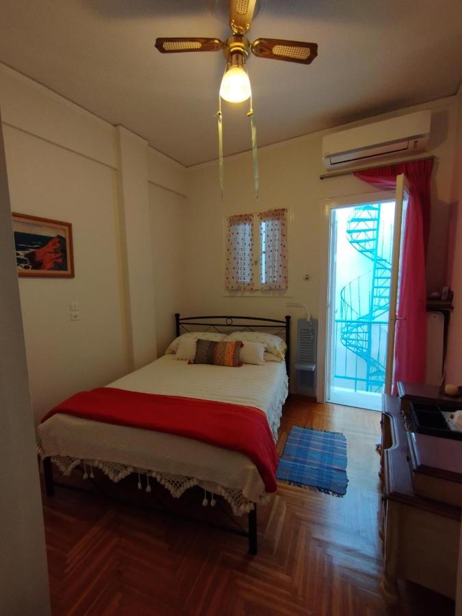 Mia'S Seaside Penthouse - Panoramic View Lägenhet Pireus Exteriör bild